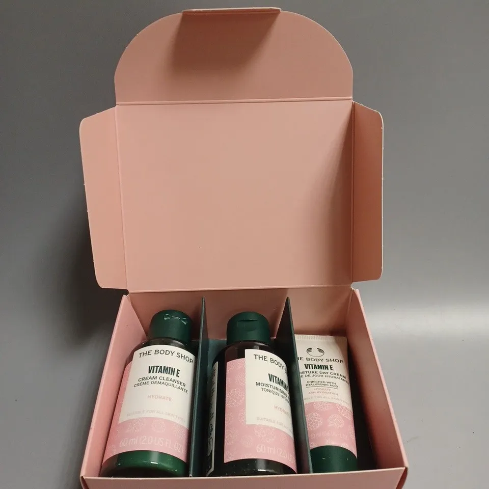 THE BODY SHOP VITAMIN E HYDRATE & QUENCH SKINCARE GIFT SET