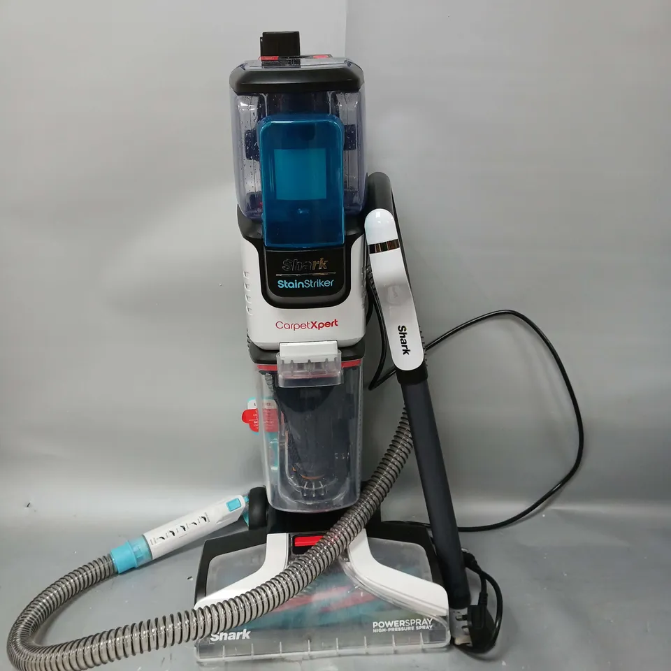 BOXED SHARK CARPET XPERT DEEP CARPET CLEANER & BUILT IN STAIN STRIKER EX200UK
