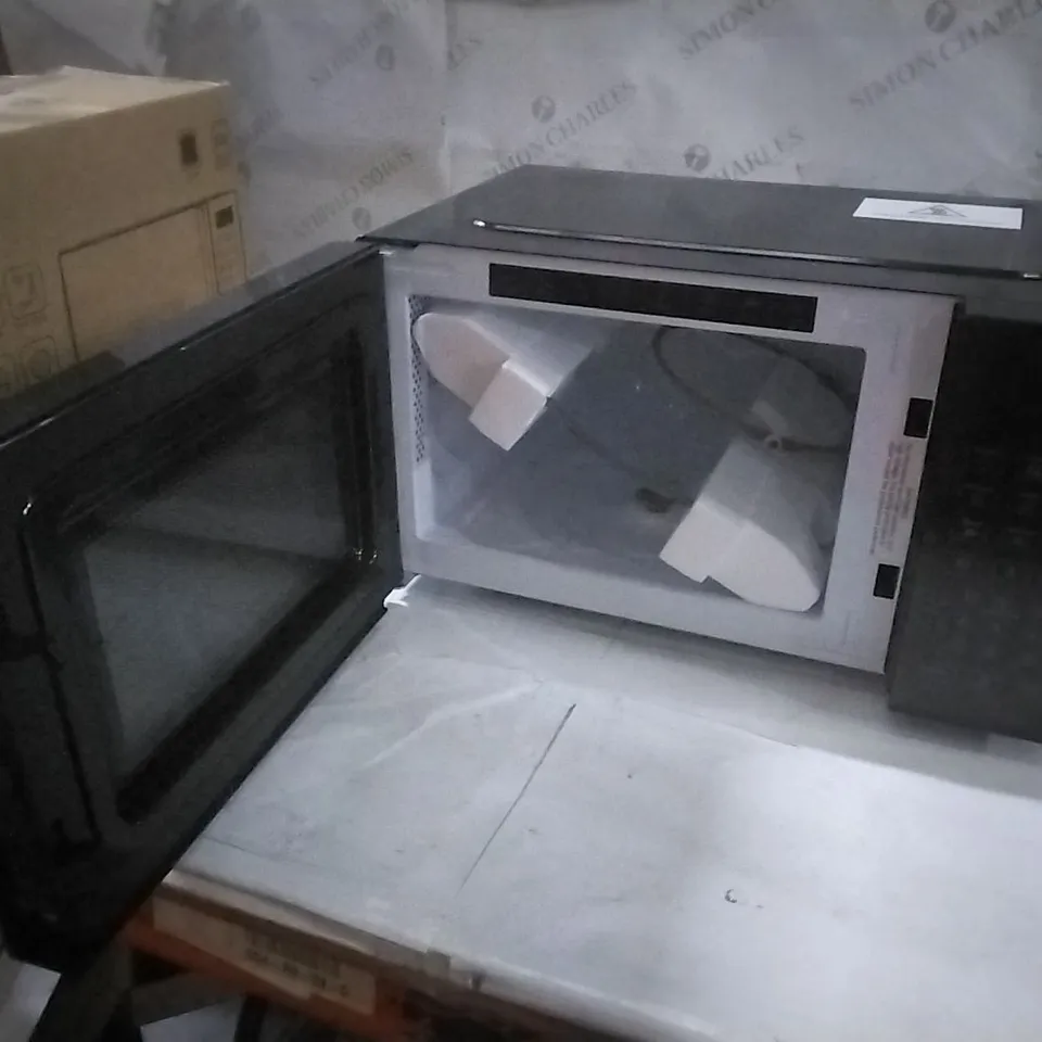 BOXED ELECTRA MICROWAVE OVEN 