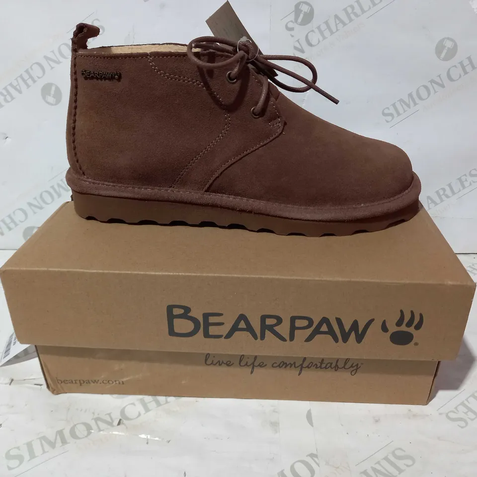 BOXED PAIR OF BEARPAW SHOES IN BROWN UK SIZE 8