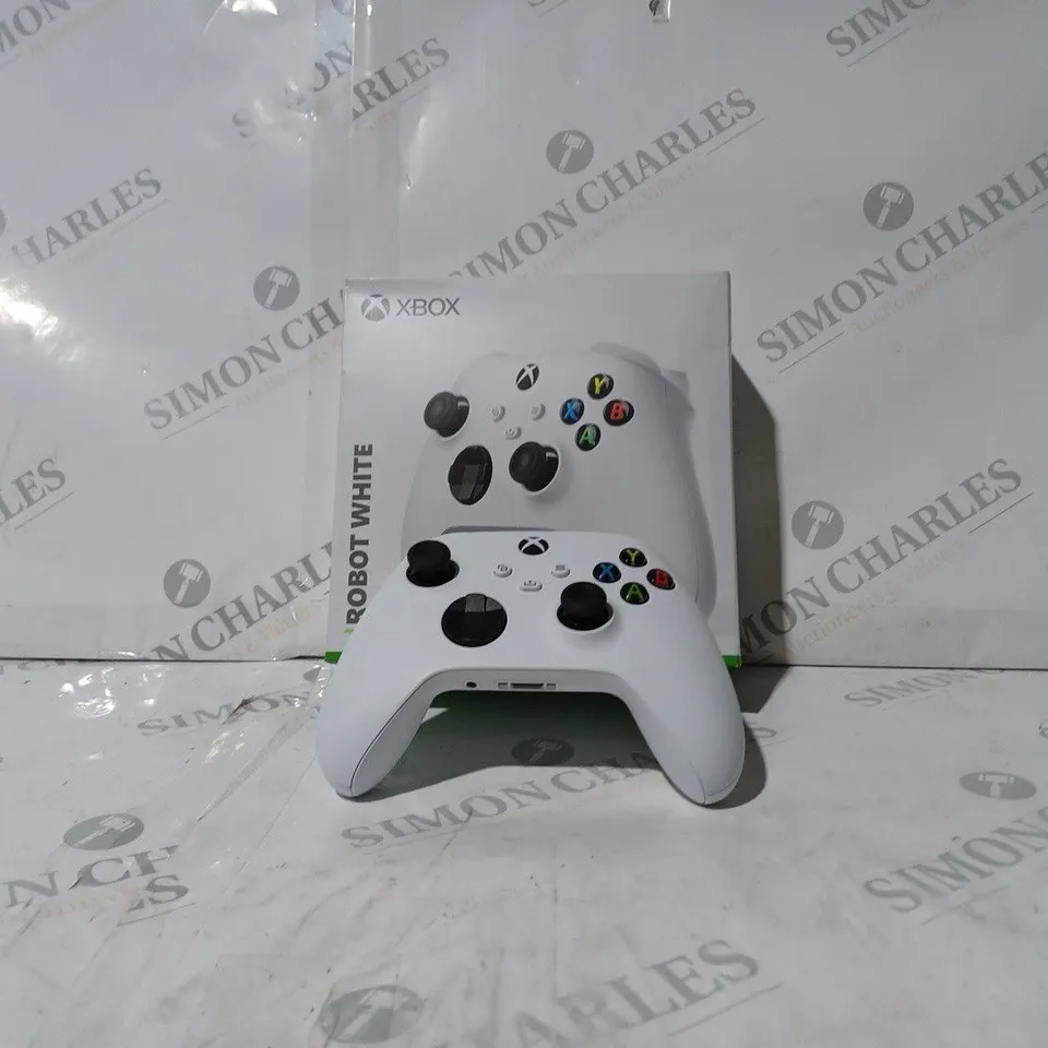 BOXED XBOX ONE ROBOT WHITE CONTROLLER