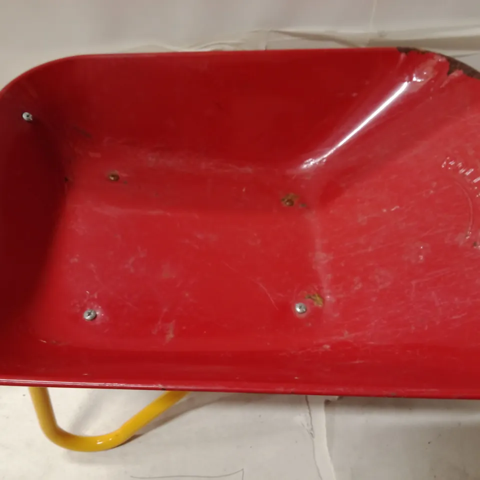 KIDS WHEELBARROW