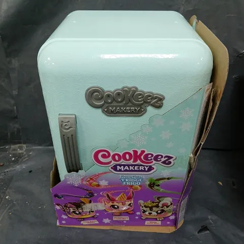 COOKEEZ MAKERY OVEN PLAYSET - BAKED TREATS 