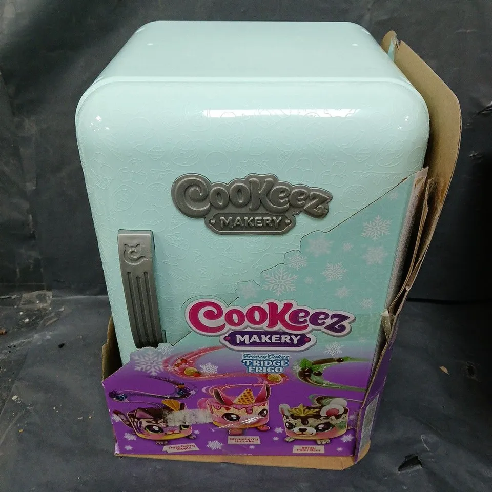 COOKEEZ MAKERY OVEN PLAYSET - BAKED TREATS  RRP £39.99