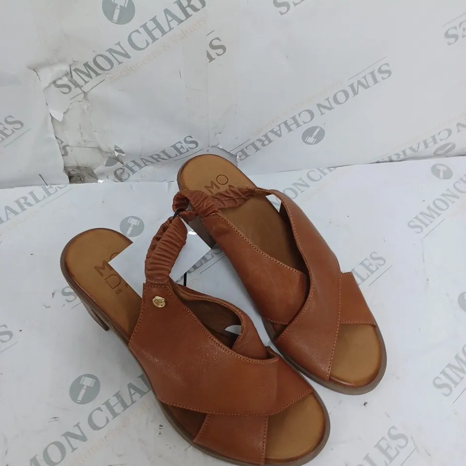 UNBOXED PAIR OF MODA IN PELLE LASSANDRA SANDALS IN TAN SIZE 7