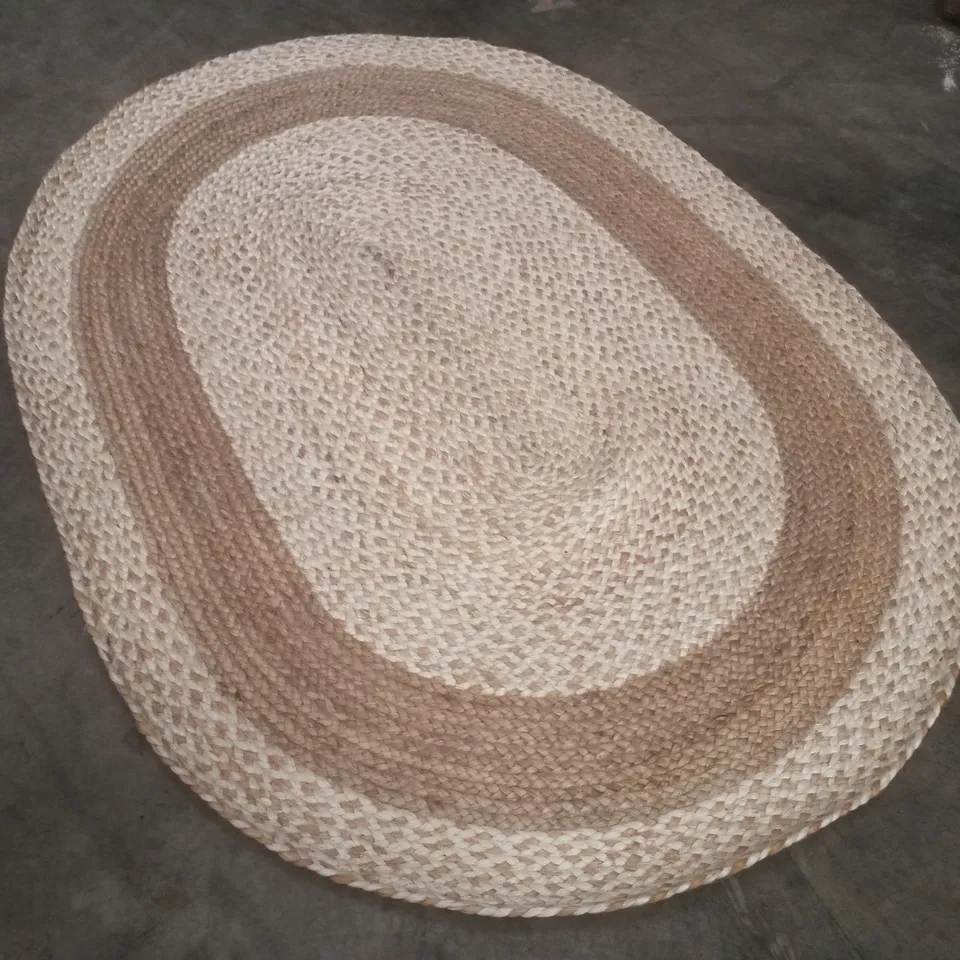 QUALITY DESIGNER AREA RUG APPROXIMATELY 120×170CM
