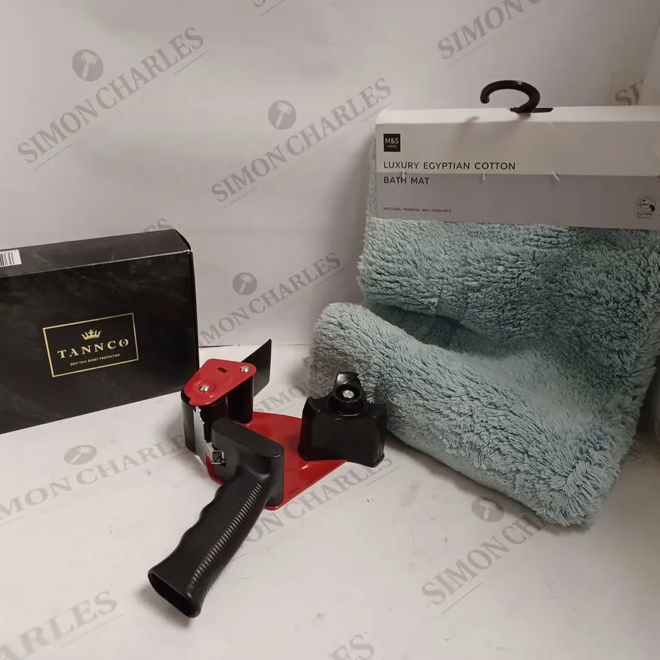 BOX OF APPROX 5 ITEMS TO INCLUDE COTTON BATH MAT, TAPE GUN SELF TAN SHEET PROTECTOR