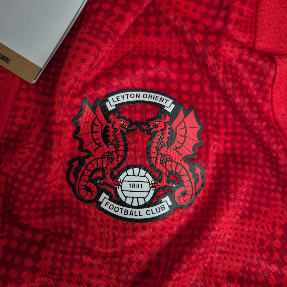 LEYTON ORIENT FC PUMA FOOTBALL RED TRAINING JACKET - SIZE M