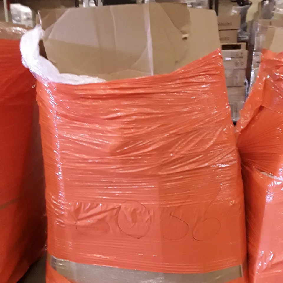 PALLET OF ASSORTED PRODUCTS INCLUDING UFO HEATER, DRYING RACK 