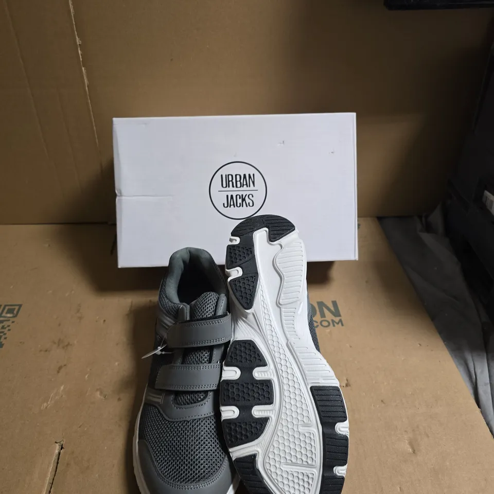 URBAN JACKS GREY VELCRO TRAINER – BOXED - UK SIZE 10