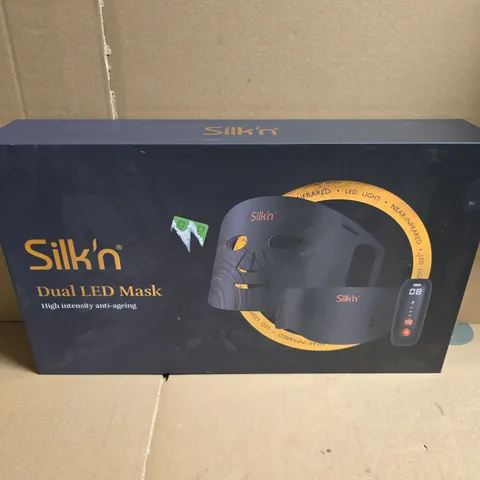 BOXED SILK'N DUAL LED MASK IN BLACK