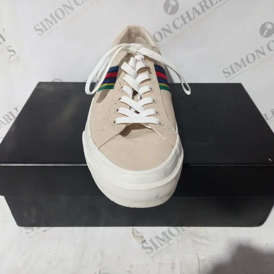 BOXED PAIR OF PAUL SMITH ANTILLA CANVAS SHOES IN BEIGE UK SIZE 10