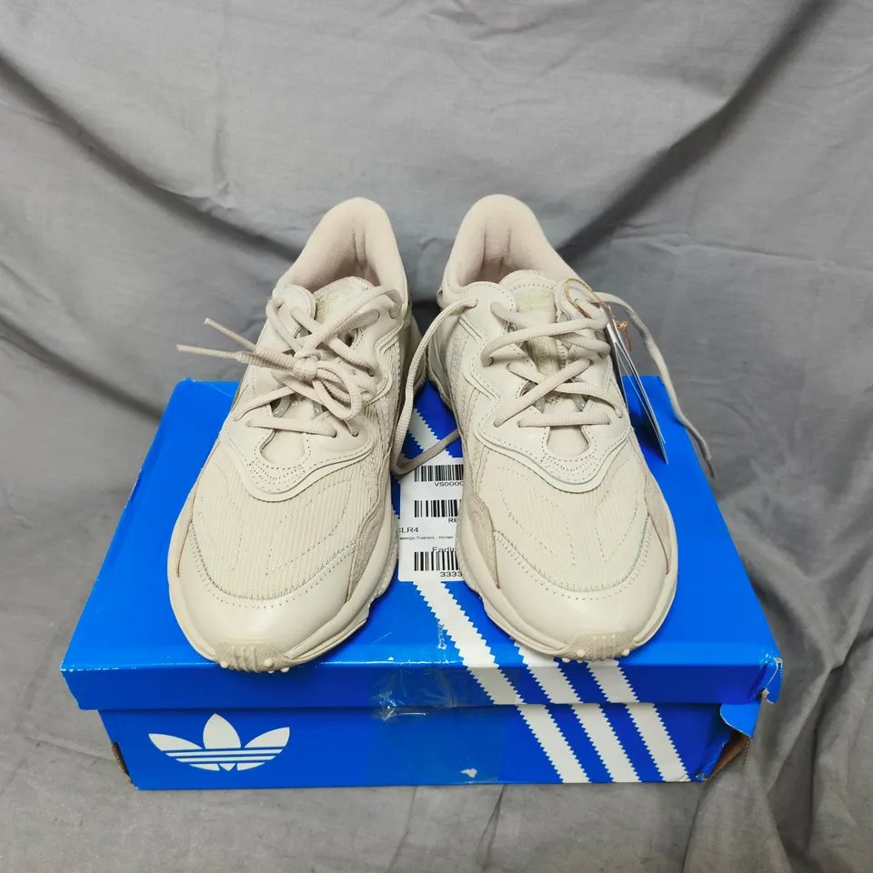 BOXED OZWEEGO ADIDAS SNEAKERS – BEIGE/OFF-WHITE, MEN'S FOOTWEAR