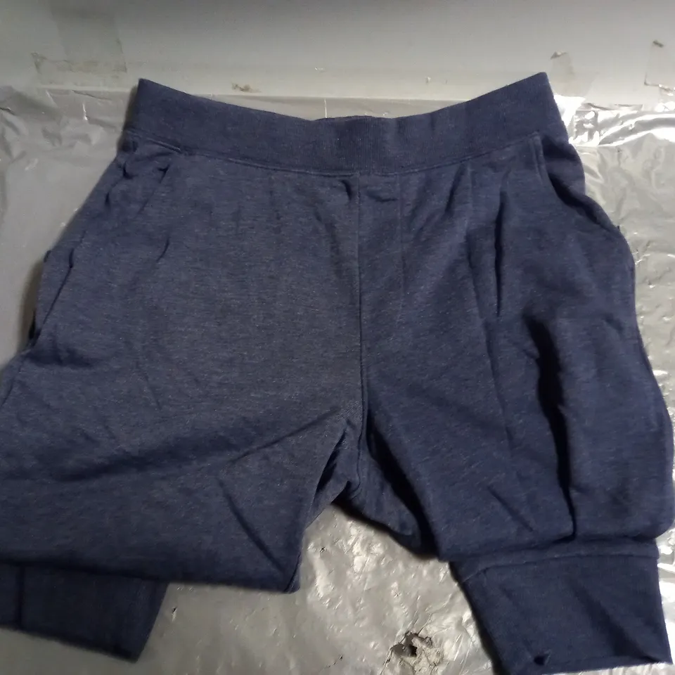 BOX OF APPROX. 10 CLOTHING ITEMS TO INCLUDE  LEGGINGS - JOGGERS IN VARIOUS COLOURS AND SIZES 