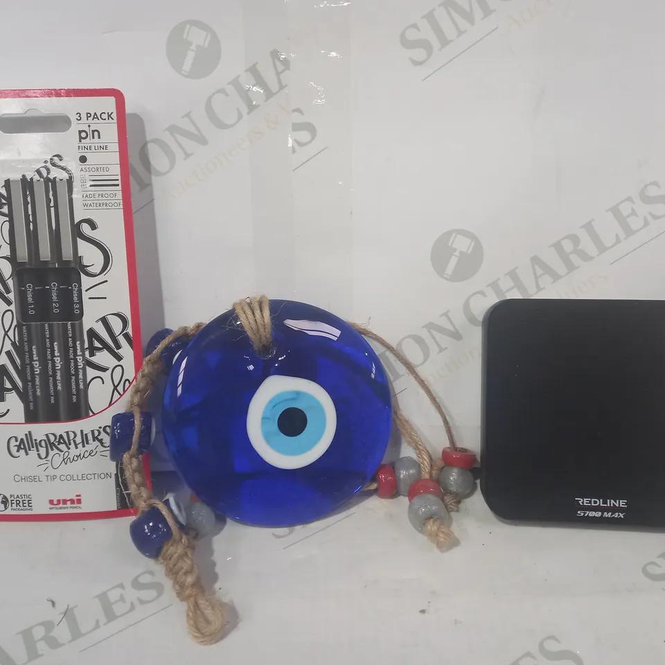 LOT OF APPROXIMATELY 10 ASSORTED HOUSEHOLD ITEMS TO INCLUDE REDLINE 5700 MAX DUAL WIFI/ANDROID IP RECEIVER, UNI-BALL CALLIGRAPHER'S CHISEL TIP COLLECTION, ETC