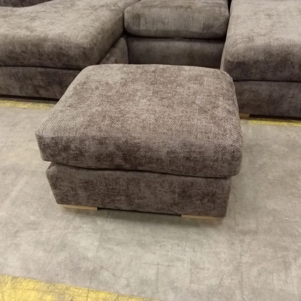 BROADGATE U-SHAPE MODULAR SOFA WITH FOOTSTOOL RRP £2529