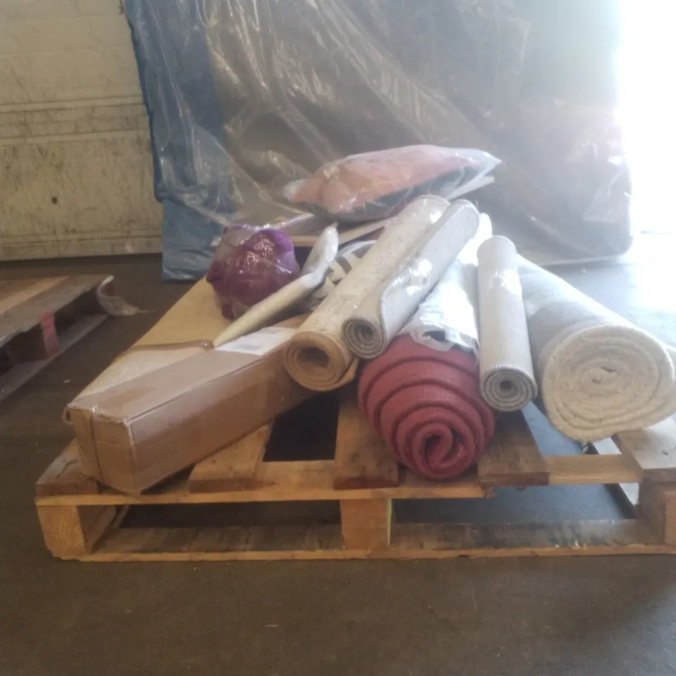 PALLET OF ASSORTED GOODS AND PRODUCTS TO INCLUDE: WHITE DUAL FLEECE, CARPETS AND LARGE PICTURE FRAME