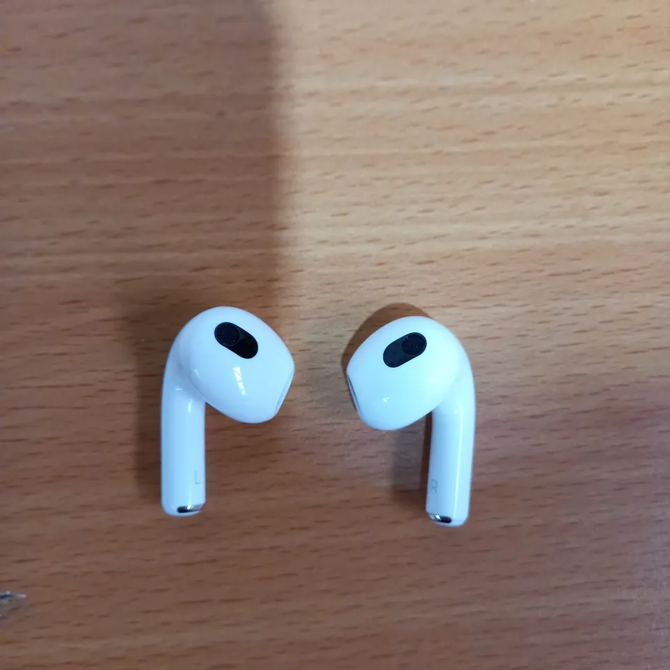 APPLE AIRPOD 3RD GENERATION