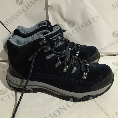 SKETCHERS NAVY WINTER PROOF BOOT - 6.5