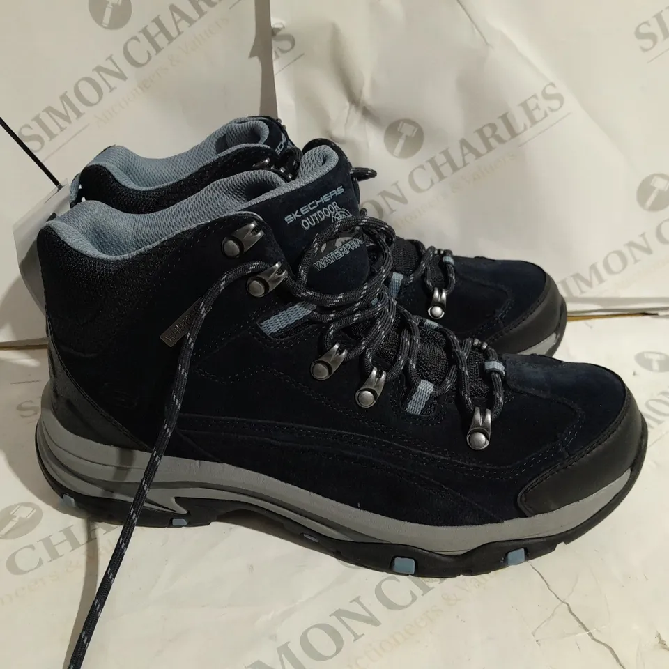 SKETCHERS NAVY WINTER PROOF BOOT - 6.5