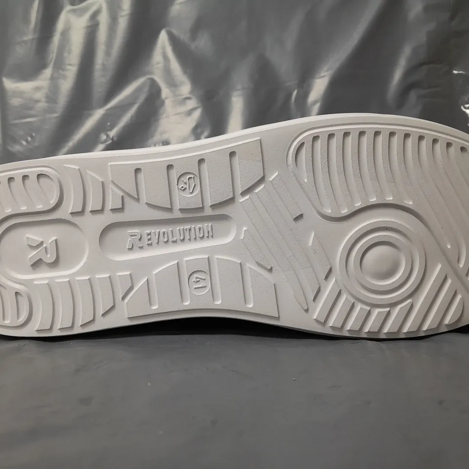 BOXED PAIR OF RIEKER REVOLUTION TRAINERS IN WHITE/PURPLE/SAND/ORANGE W. JEWEL EFFECT EU SIZE 41