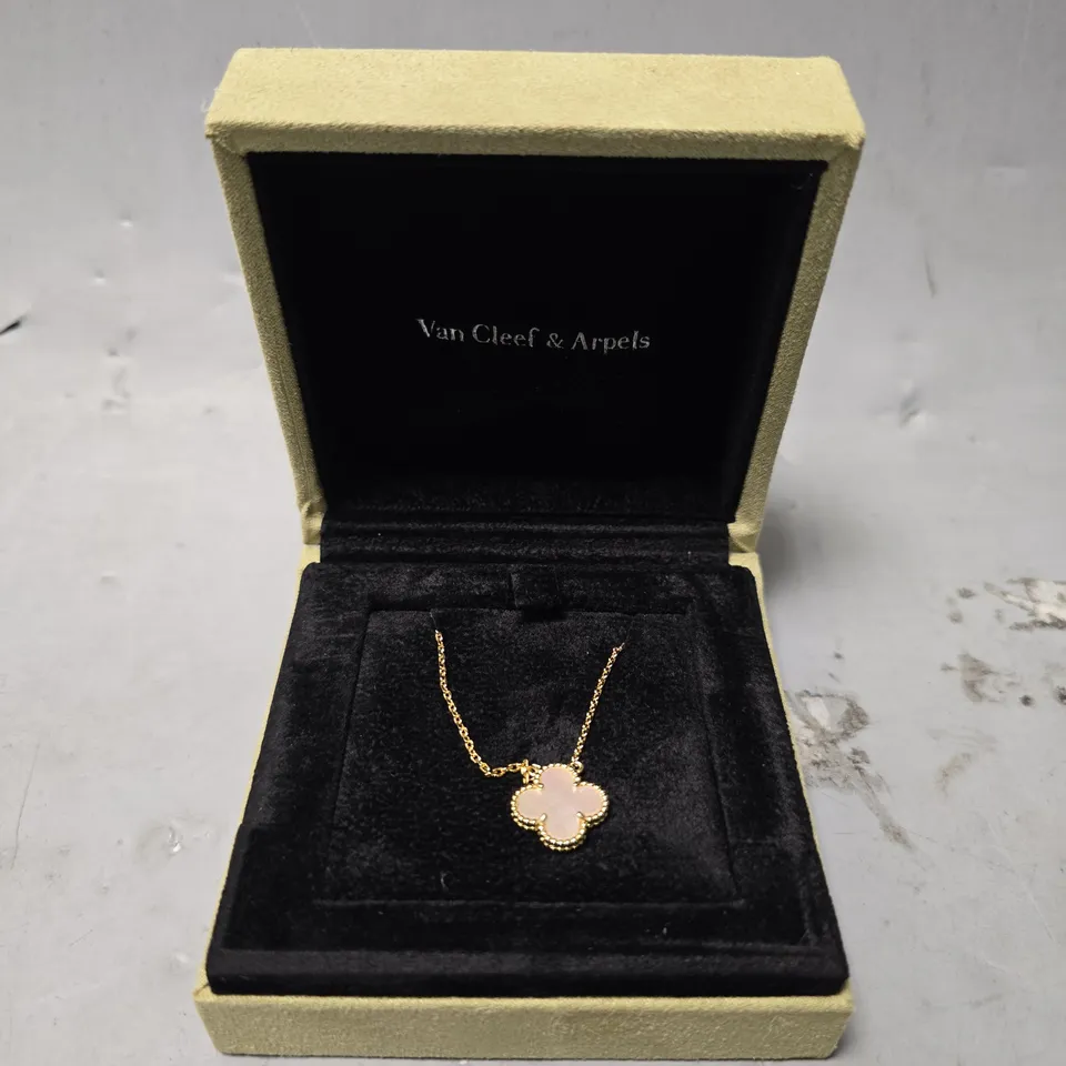 BOXED VAN CLEEF & ARPELS GOLDEN NECKLACE 