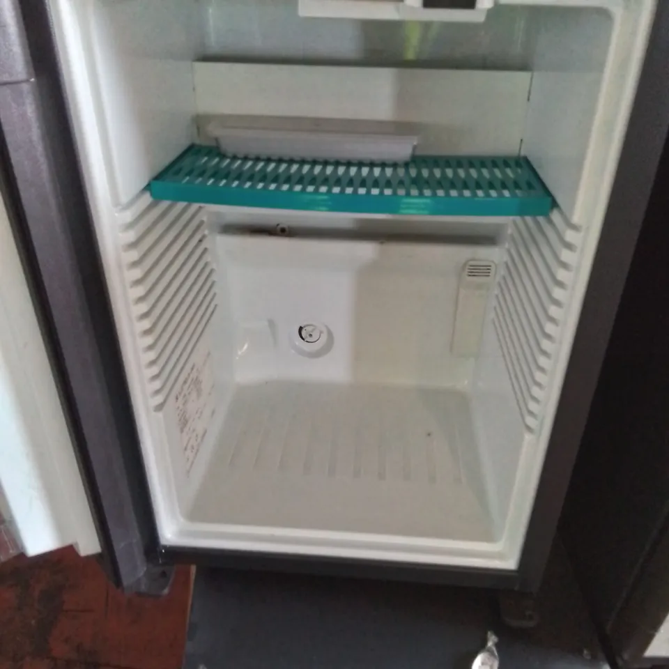 PALLET CONTAINING APPROXIMATELY 8 X ASSORTED HOTEL MINI BARS