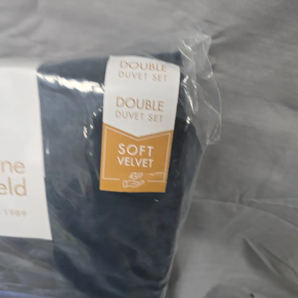 CATHERINE LANSFIELD DOUBLE DUVET SET – SOFT VELVET, NAVY