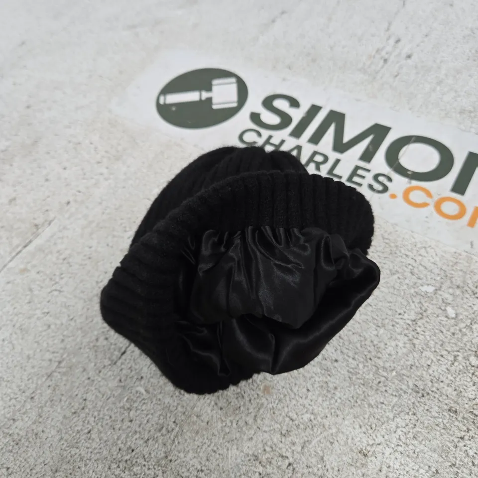 THE BIG SILK BLACK KNIT BEANIE HAT – TBS. LABEL