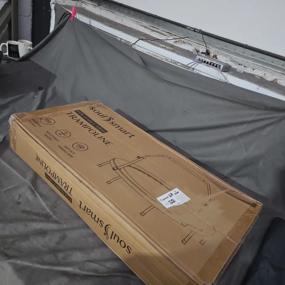 SOUL SMART FOLDING MINI TRAMPOLINE .