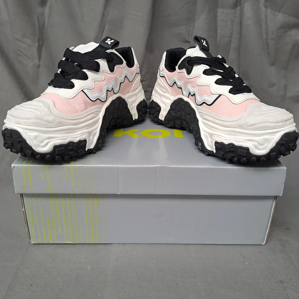 BOXED PAIR OF KOI VEGAN LAYER CAKE CHUNKY TRAINERS IN WHITE UK SIZE 4