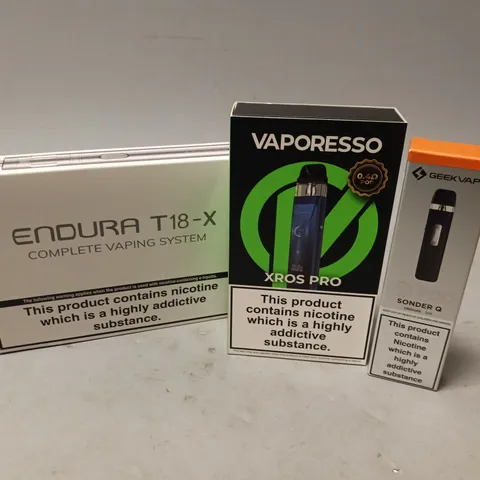 APPROXIMATELY 20 VAPES & E-CIGARETTES TO INCLUDE INNOKIN ENDURA T18-X, VAPORESSO XROS PRO, GEEKVAPE QPOD SONDER Q, ETC
