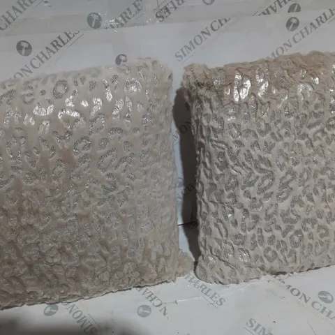 2 X JM SET OF CUSHIONS OFF WHITE PRINT DESIGN