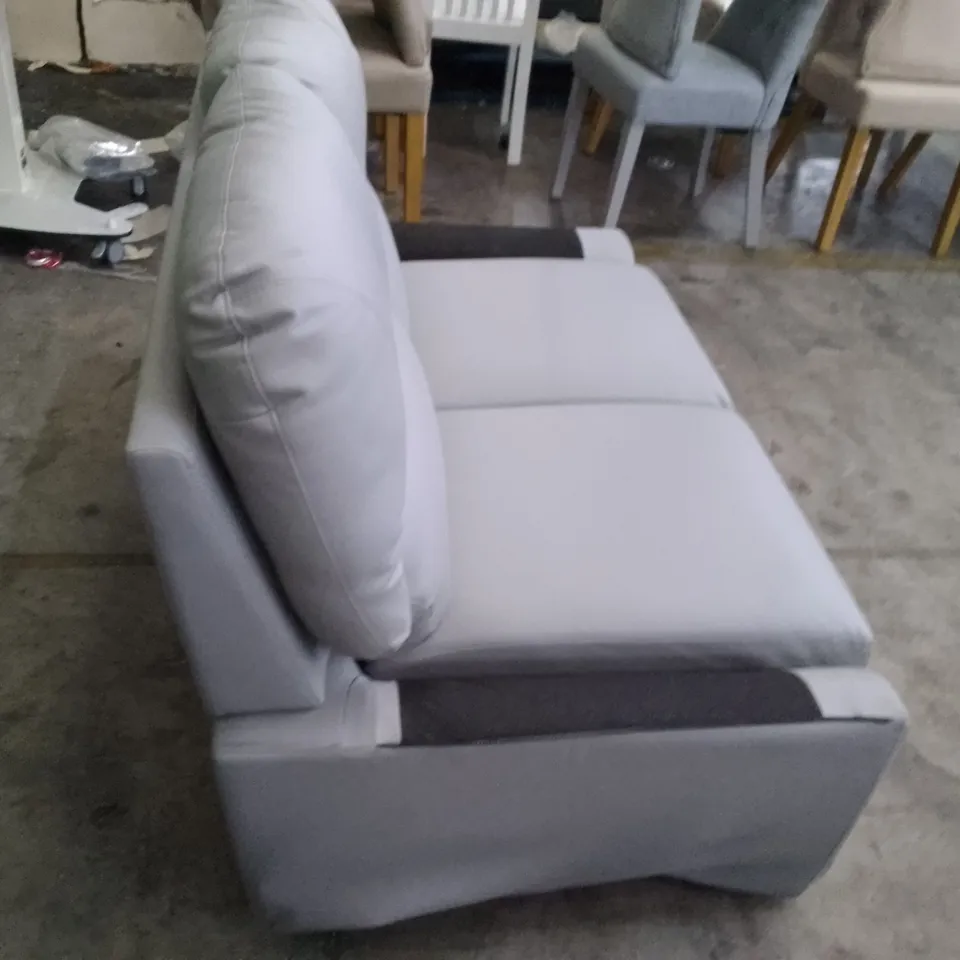 QUALITY DESIGNER SMALL 2 SEATER SOFA - LIGHT GREY LEATHER 