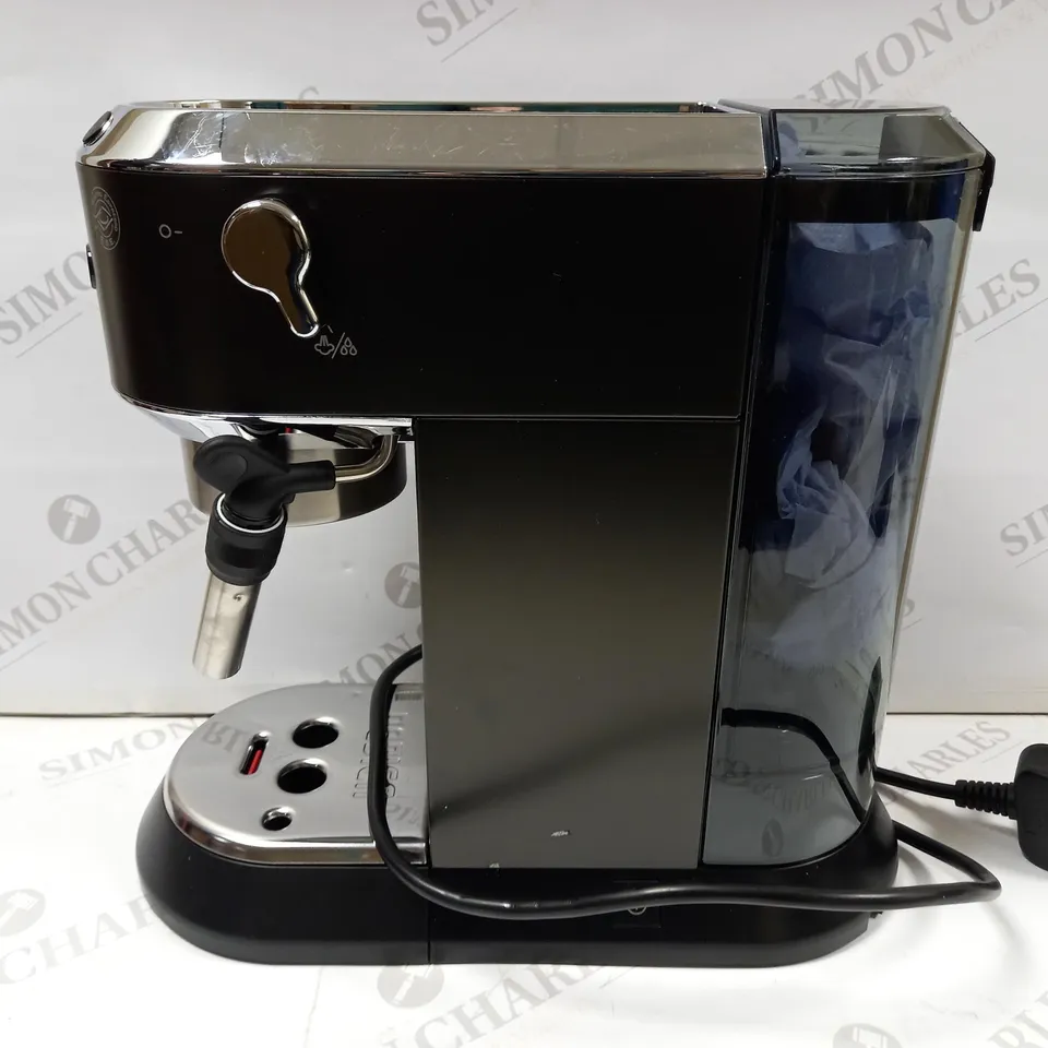 DE'LONGHI DEDICA COFFEE MACHINE