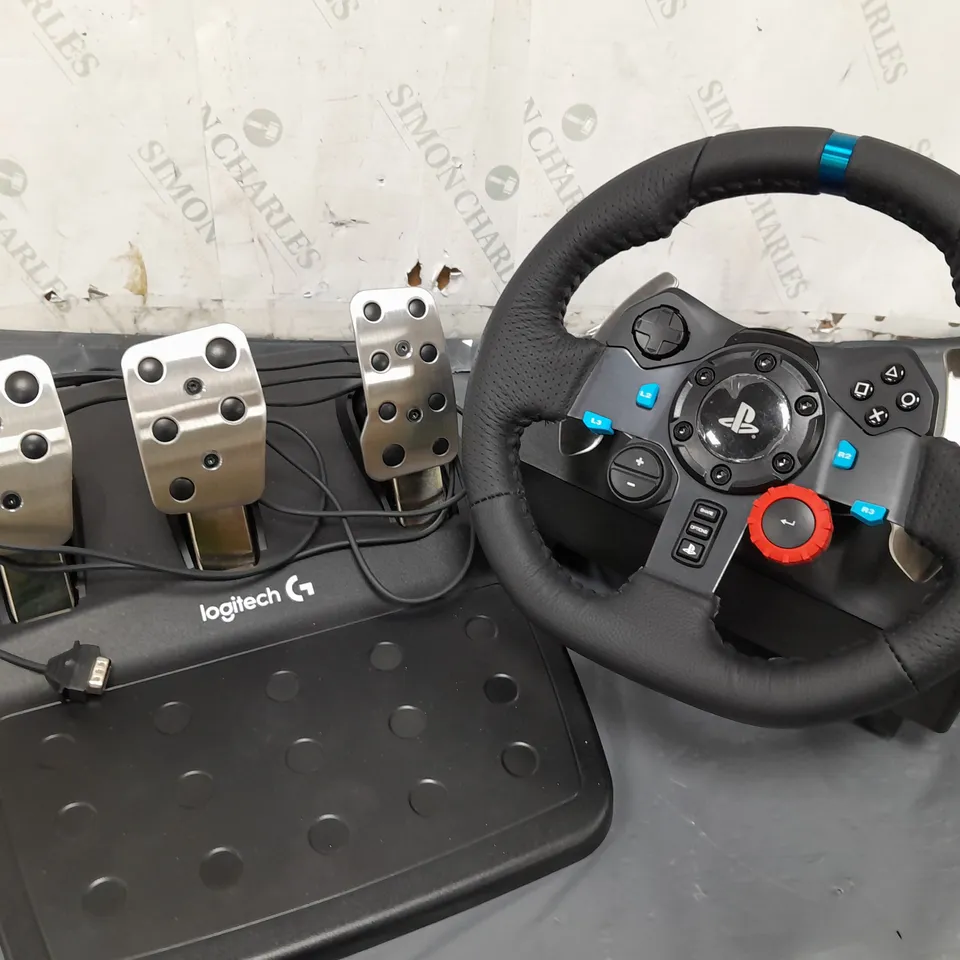 LOGITECH G29 DRIVING FORCE GAMING STEERING WHEEL 