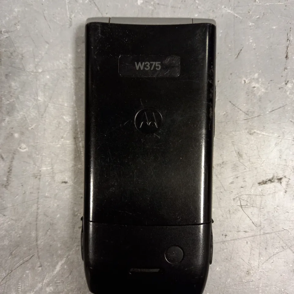 MOTOROLLA W375 FLIP MOBILE PHONE 