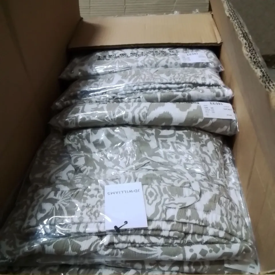 BOXED BRAND NEW APPROXIMATELY 14 JD WILLIAMS CRINKLE PALAZZO TROUSERS SIZE 30 TAUPE