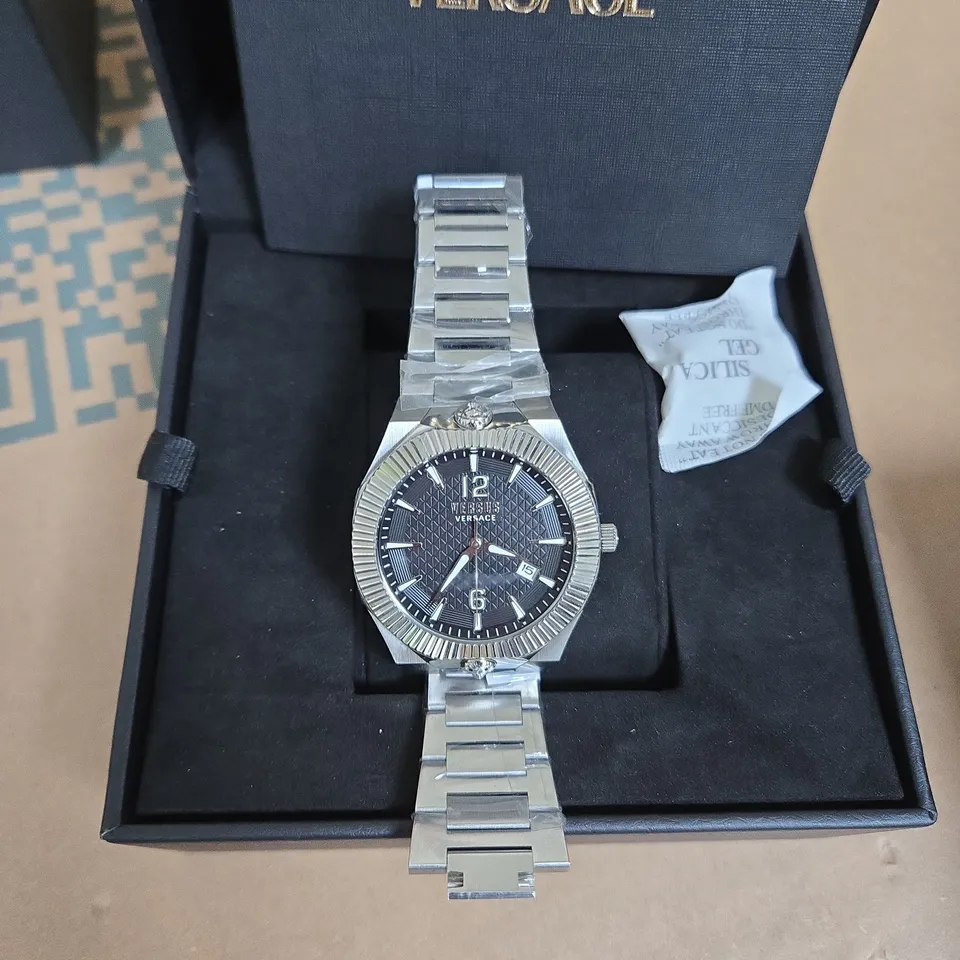MENS VERSACE WATCH (LINK SNAPPED)