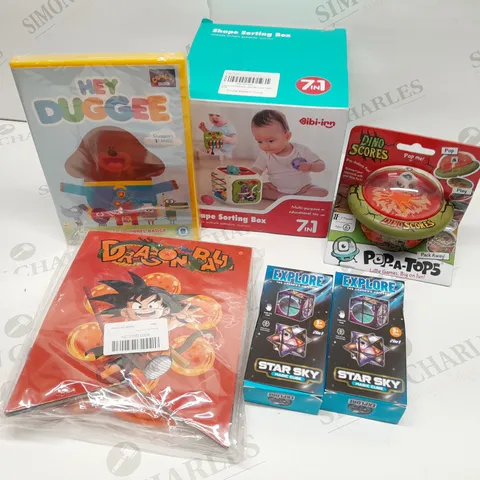 APPROXIMATELY 30 ASSORTED TOYS AND ACCESSORIES TO INCLUDE;
