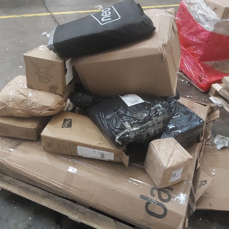 PALLET CONTAINING ASSORTED CONSUMER PRODUCTS/FURNITURE PARTS ECT