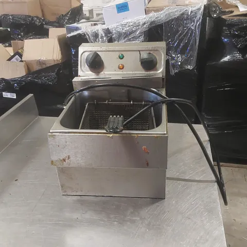 LINCAT COMMERCIAL ELECTRIC FRYER