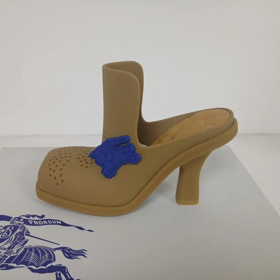BURBERRY RUBBER MULE ON RUBBER SOLE – UK 4 (EUR 37)