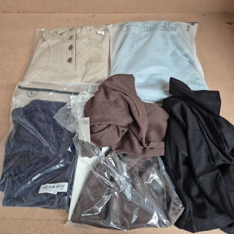 APPROXIMATELY 40 ASSORTED CLOTHING ITEMS IN VARIOUS SIZES, STYLES & COLOURS TO INCLUDE BRANDS SUCH AS STRADIVARIUS, HUEL, MUSERA, ETC - COLLECTION ONLY