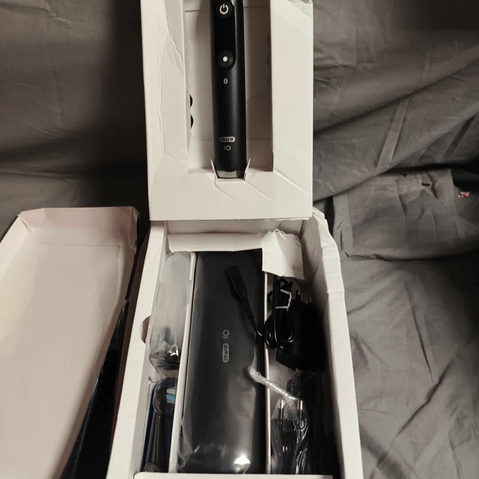 ORAL-B IO SERIES 9 ELECTRIC TOOTHBRUSH – BLACK ONYX (BOXED)