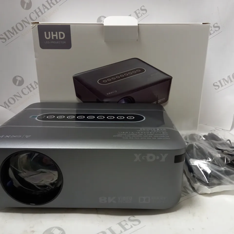 BOXED UHD LED PROJECTOR 