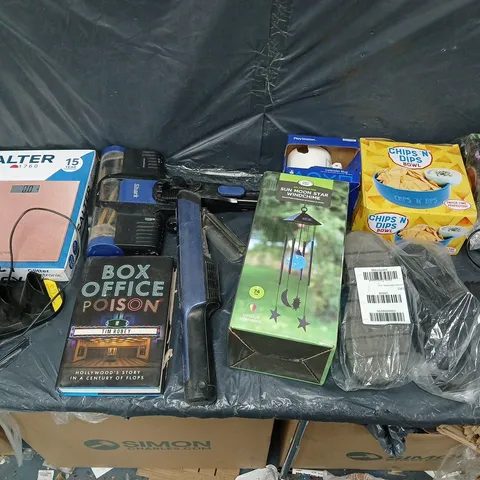 BOX OF APPROXIMATELY 10 ASSORTED ITEMS TO INCLUDE - GARDEN WINDCHIME, WORX CHARGER, AND SHARK VACUUM PARTS ETC