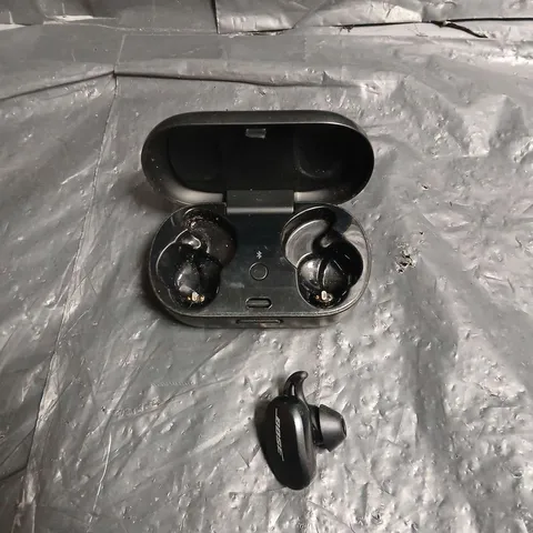 BOSE WIRELESS EARBUD IN CHARGING CASE - BLACK - ONLY ONE EARBUD