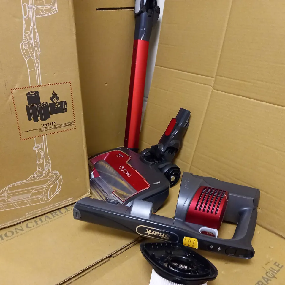 SHARK ANTI HAIR WRAP CORDLESS STICK VACUUM CLEANER 