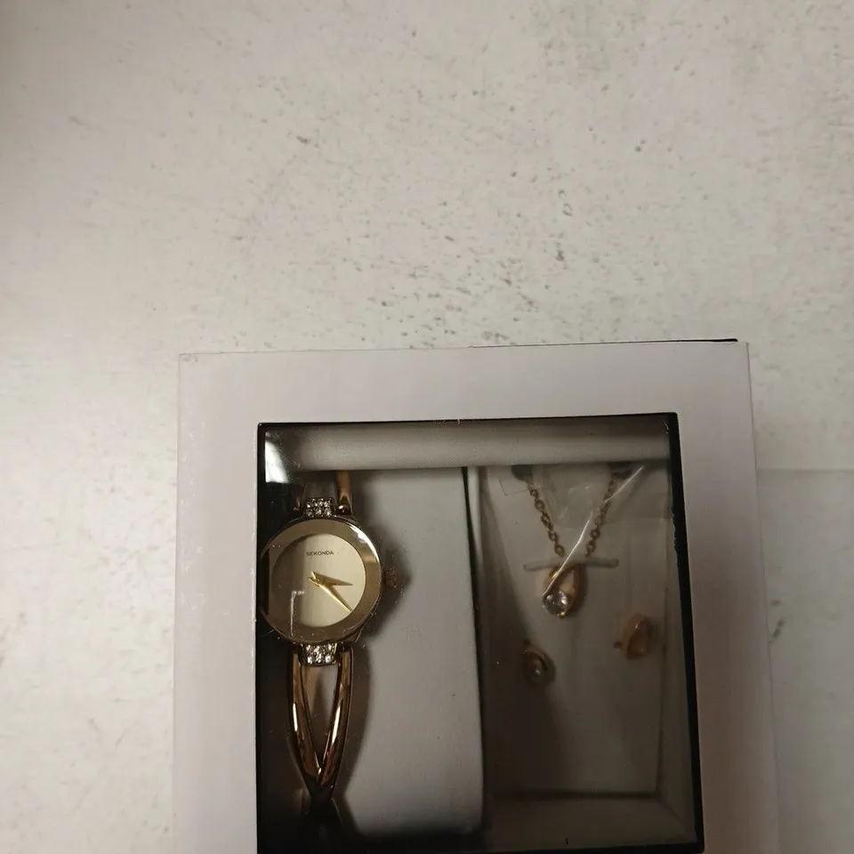 SEKONDA LADIES' JEWELLERY SET: GOLD-TONE WATCH WITH CRYSTALS + NECKLACE IN PRESENTATION BOX